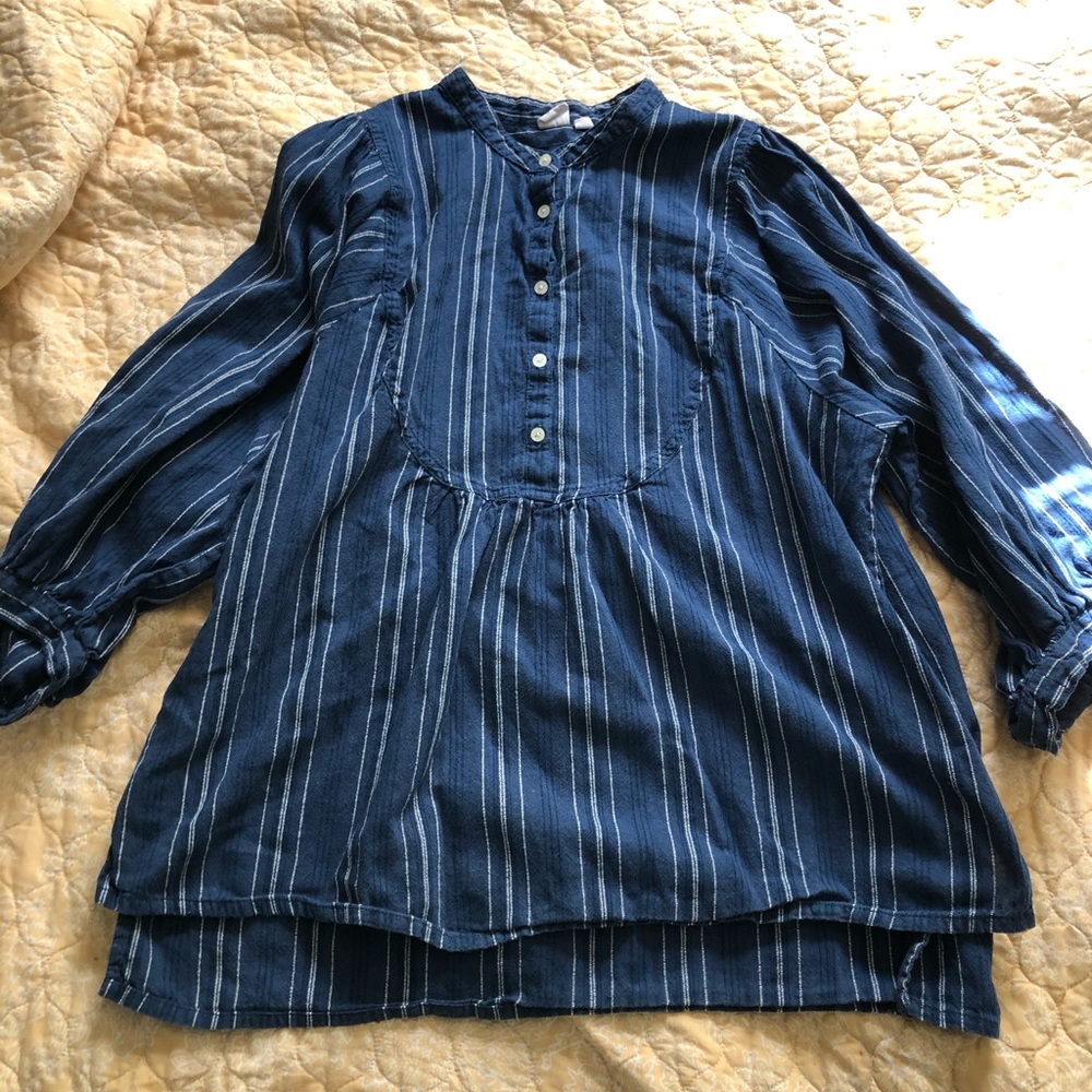 Blue Gap babydoll top with oversized sleeves